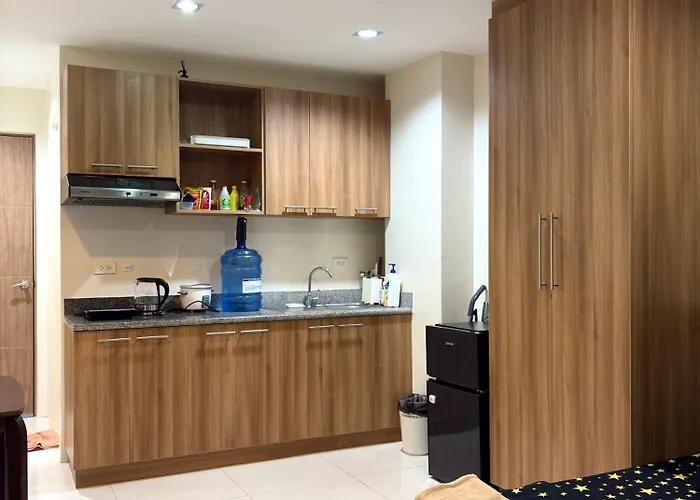 The Midpoint Residences - Unit アパート
